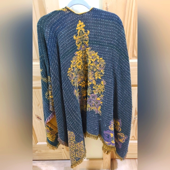 Bohemian reversible shawl - Picture 4 of 4